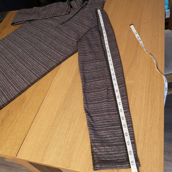 Lululemon Men's Long Sleeve Half Zip Training Shirt - Picture 12 of 16